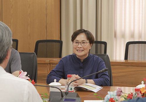 中國(guó)礦業(yè)大學(xué)黨委書記劉波一行到上海創(chuàng)力集團(tuán)走訪交流(圖3) 中國(guó)礦業(yè)大學(xué)黨委書記劉波一行到上海創(chuàng)力集團(tuán)走訪交流(圖3)