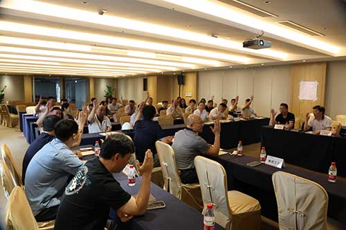 上海創(chuàng)力集團(tuán)組織召開第三屆第十次職工代表大會(huì)——專題審議《員工手冊(cè)》(圖3)